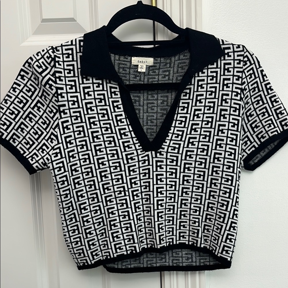 Black and White Graphic Crop Polo Blouse